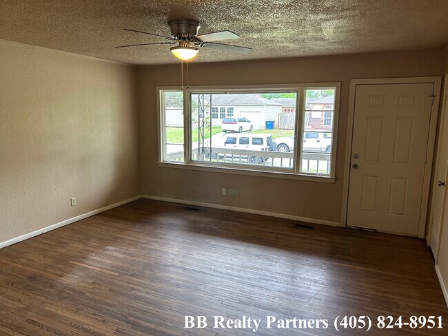 Photo - 55 E 51st Pl
