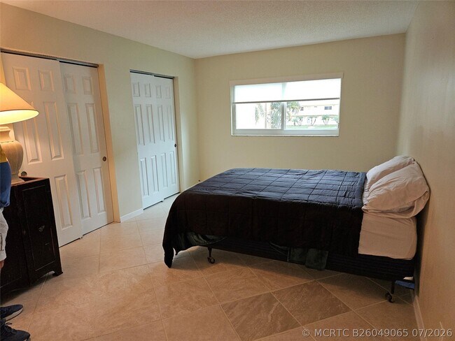 Photo - 300 NE 26th Ave