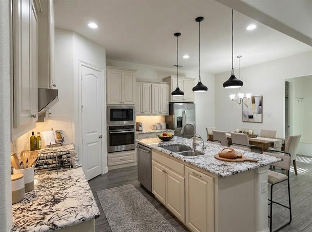 Photo - 924 Julia Pl