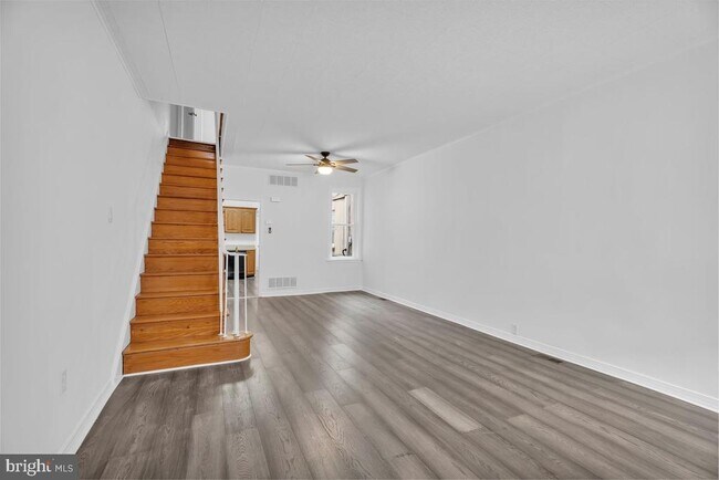 Photo - 3227 Chatham St