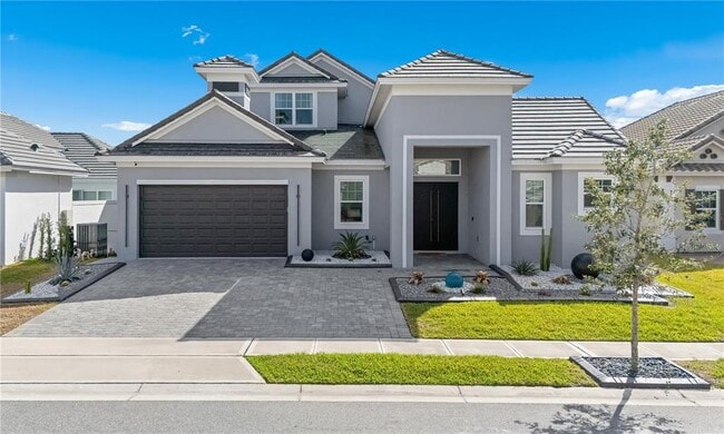 Photo - 239 Hampton Loop