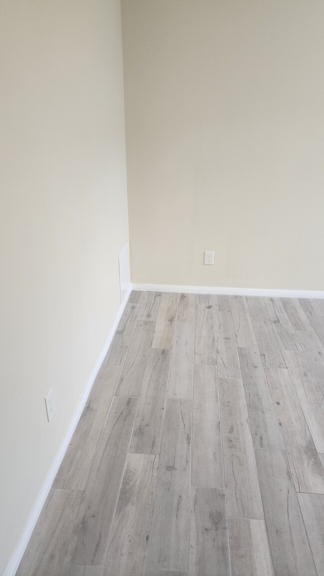 Photo - 1043 W 107th St Unidad 107th