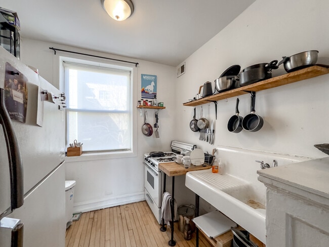 Photo - 2019 N Humboldt Blvd Unidad E2