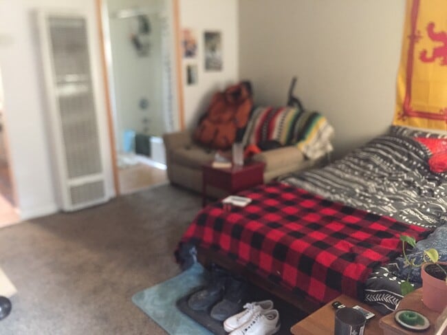 Photo - 2565 Pinter Ave Unit 2 (Rear, Studio/1ba)