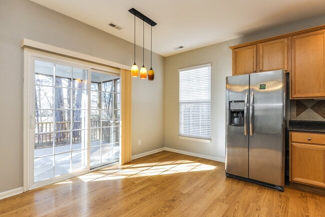 Photo - 650 Ashbrittle Dr