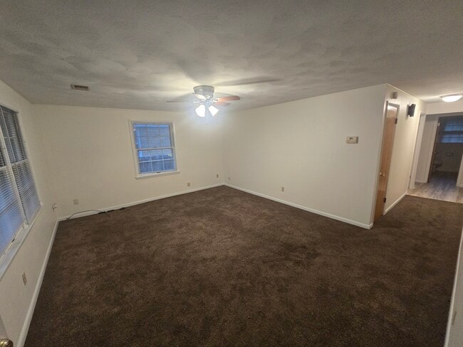 Photo - 735 Mellen Dr