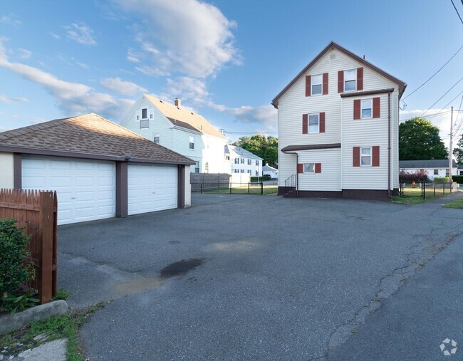 Building Photo - 39 County St Unit 1 Rental