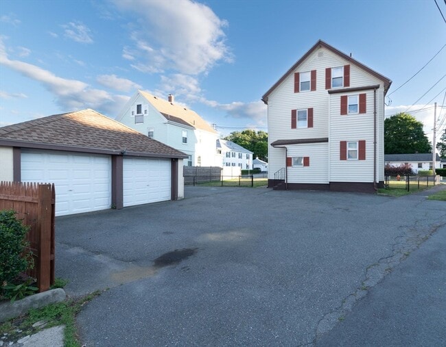 Building Photo - 39 County St Unit 1 Rental