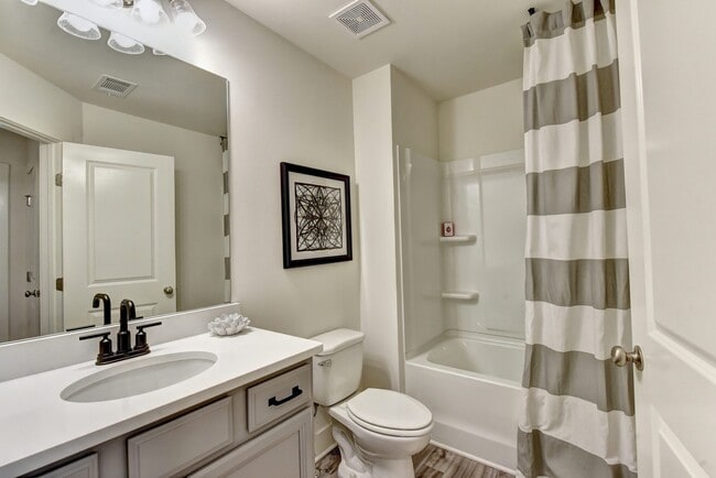 Photo - 108 Auburn Gate Ln