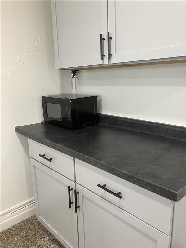 Building Photo - 16 W Busse Ave Rental