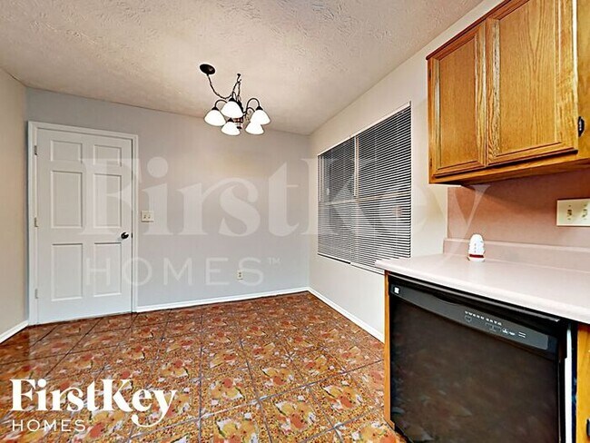 Photo - 1998 Glenwood Downs Dr