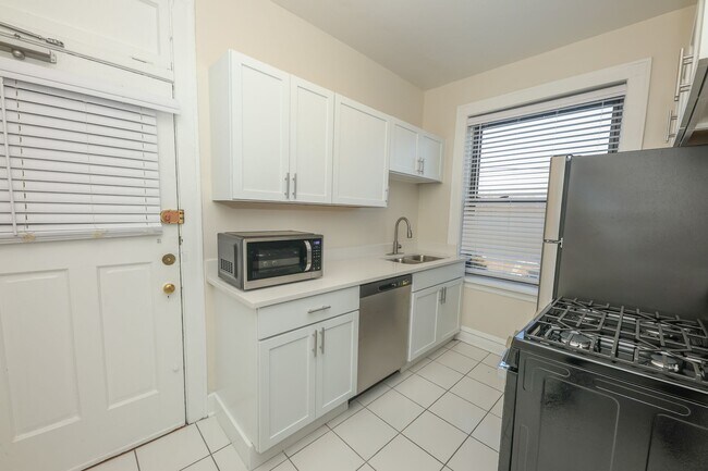 Photo - Renovated Units Blocks From The Lake and Downtown Evanston!
