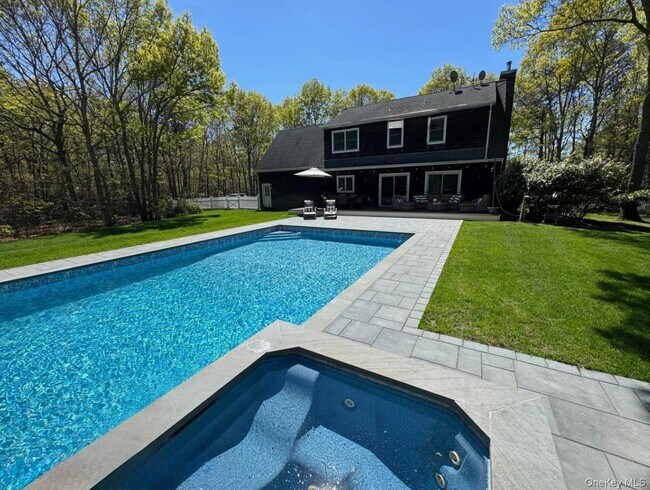 Photo - 4 Bennett Dr