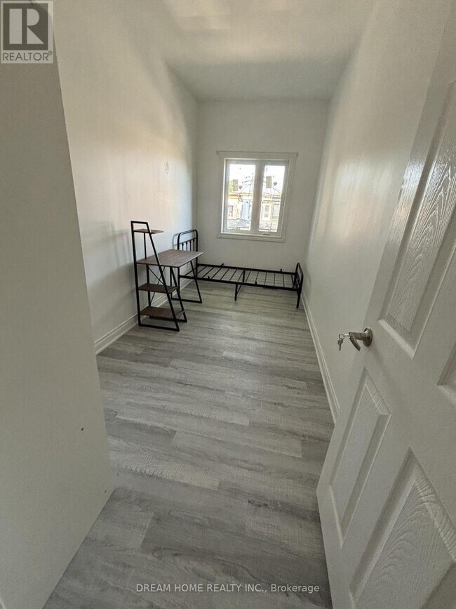 Photo - 262 Clinton St