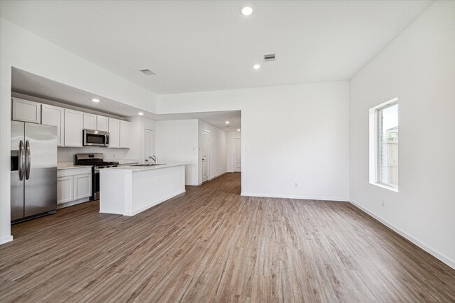 Photo - 9923 Oakheath Blf Dr