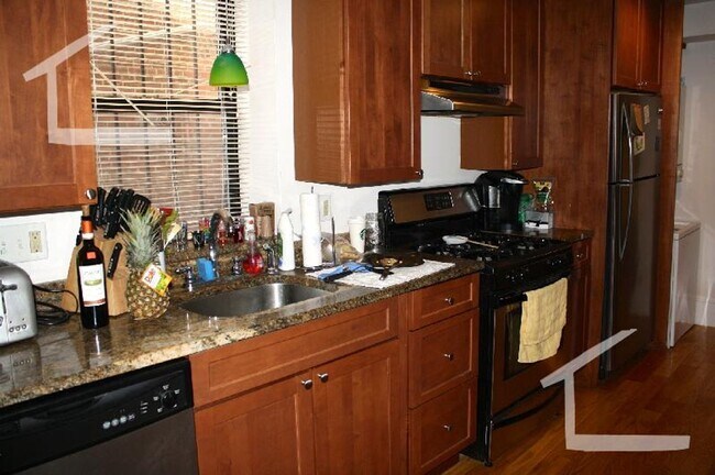 Photo - 4Br/1Bth apartment in Boston! Great location! Laundry in UNIT!