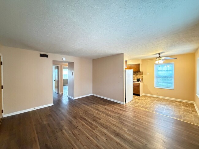 Photo - 4401 Landside Dr Unit 4401 Landside Dr - 6