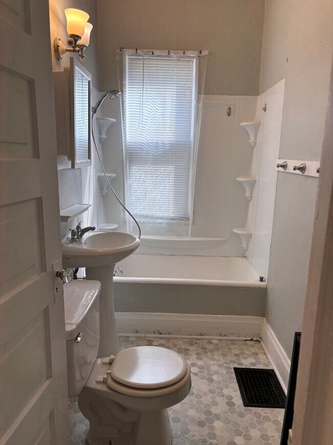 240-240 N Oakland Ave Unit 238 N Oakland