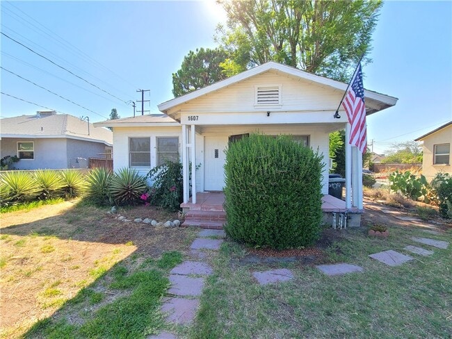 Building Photo - 1607 Clay St Rental