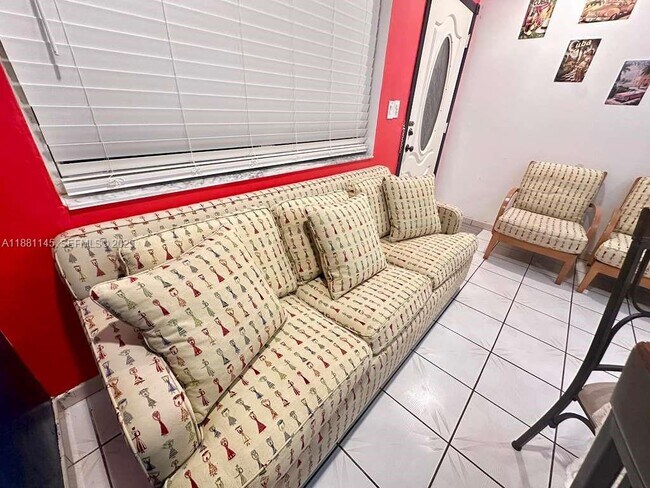 Photo - 935 SW 11th Ave Unit 1ST Floor