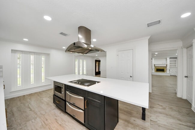 Photo - 1719 Saddlecreek Dr