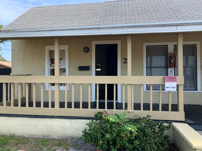 Photo - 152 3rd St NW