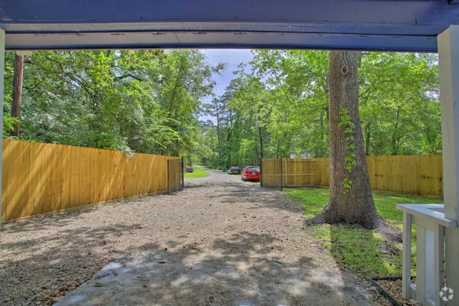 Building Photo - 102 Pawnee Dr Rental