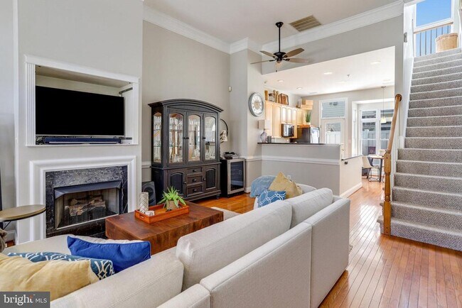 Photo - 613 N St Asaph St Casa Adosada