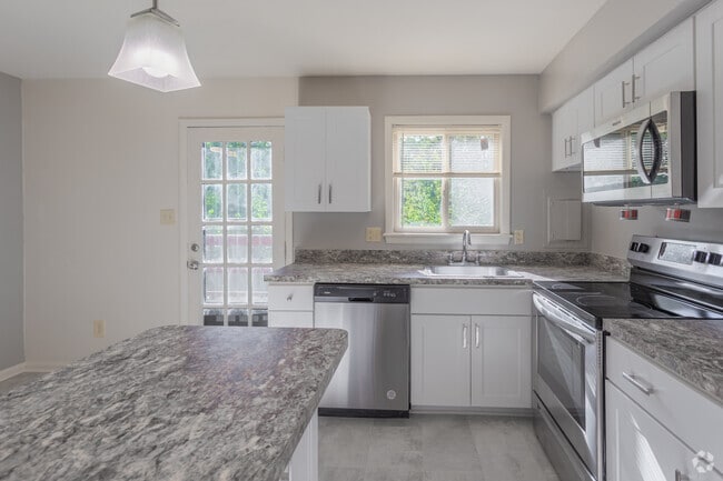 2BR,1.5BA,-1200SF