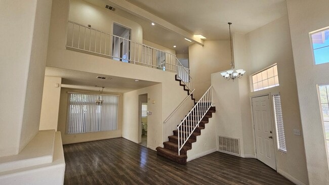 Photo - 4 Bedroom!  Buffalo & Smoke Ranch Area!