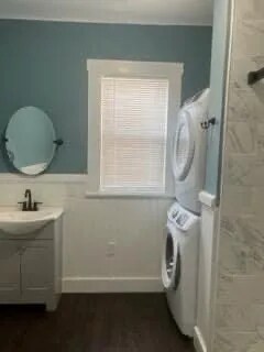 Bathroom w/washer and dryer - 501 5th St Unit 501.5