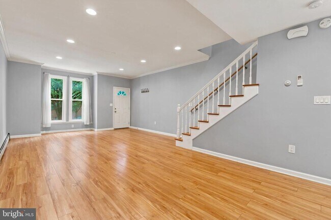 Photo - 1102 Trinidad Ave NE