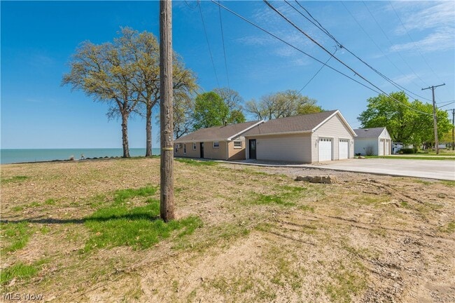 Photo - 3844 Edgewater Dr