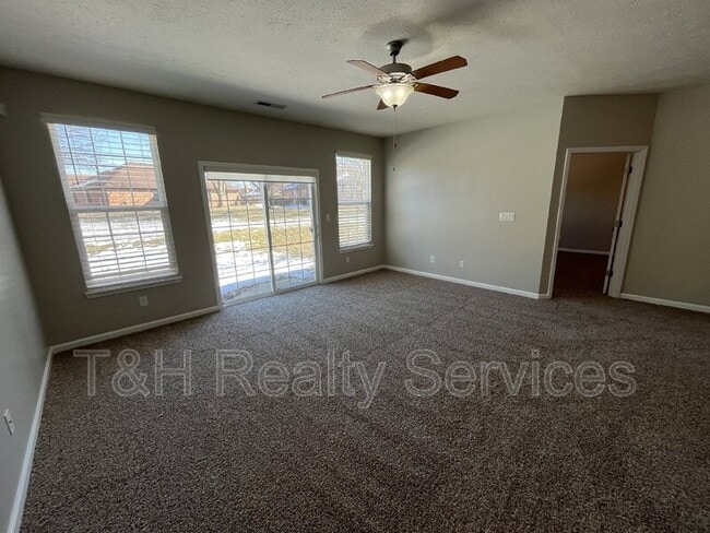 Photo - 645 N Grant St