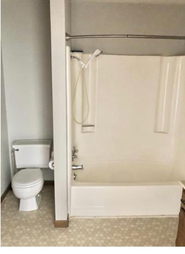 Photo - 5372 Big Tyler Rd Unit B - Back Upstairs Left