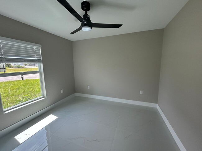 Photo - 3433 NE 11th Pl