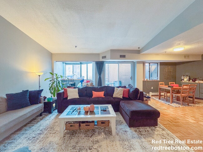 Photo - 147 Kelton St Unit 715