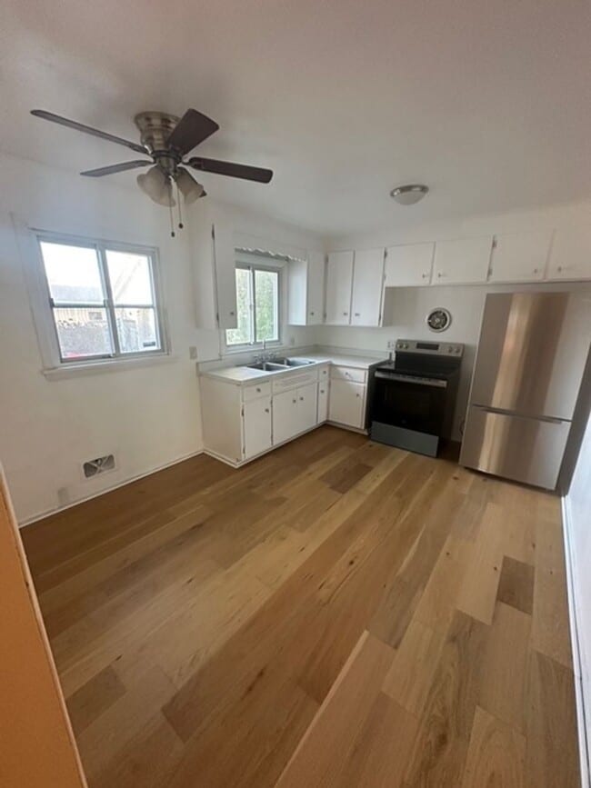 254 Ernst St