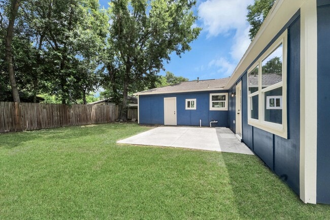 Photo - 710 Canary Cir