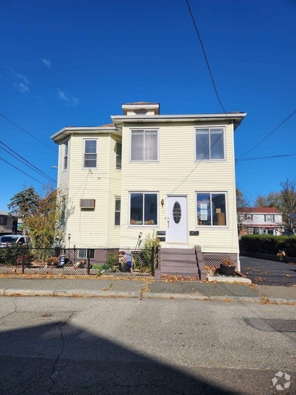 Building Photo - 51 Davis St Unit 2 Rental