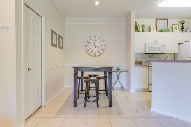 Photo - 5122 Northridge Rd Unit 108