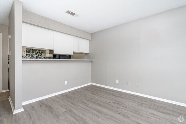 1BR, 1BA - 503SF- Dinning Room - Trinity Pines