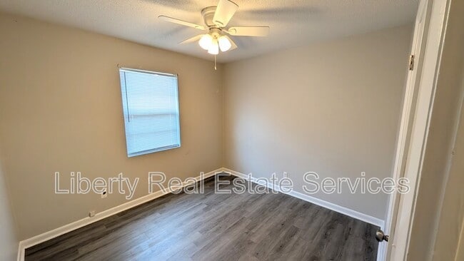 Photo - 631 Fleming Rd