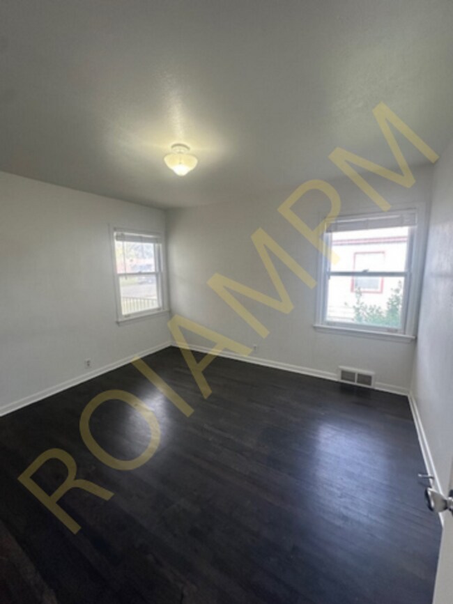 Photo - 3 Bed / 2 Bath Home – Fenced Yard & Garage