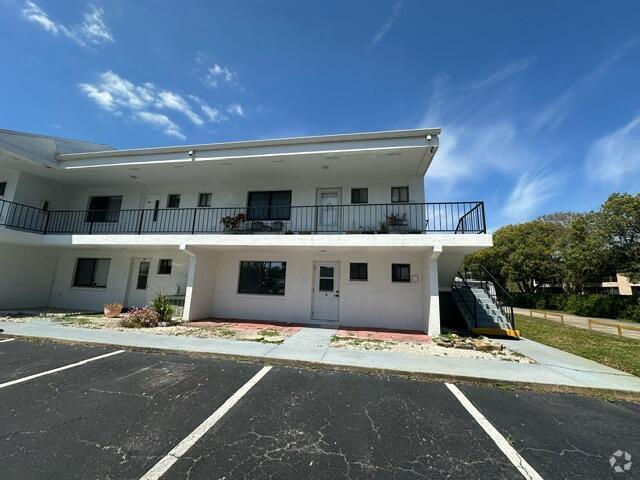 Building Photo - 3755 S Hopkins Ave Rental