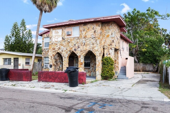 Photo - 1116 Upton Ct S Unit Upper