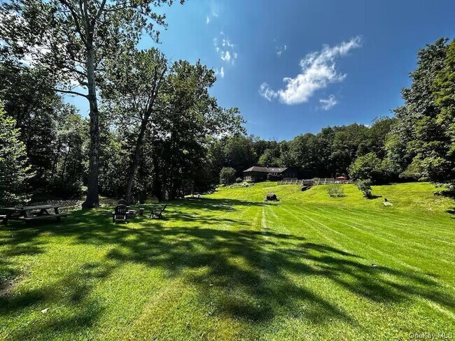 Photo - 222 Hurley Rd