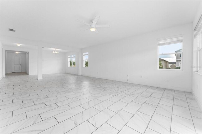 Photo - 520 Overpool Ave