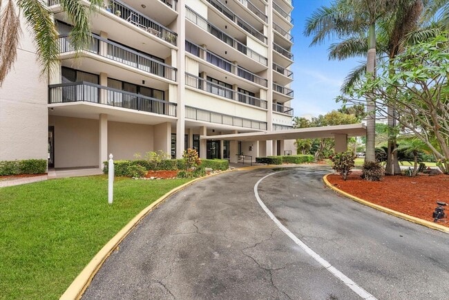 Photo - 2425 Presidential Way Unit 7040