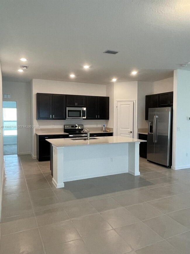 Photo - 4244 Thurso Wy